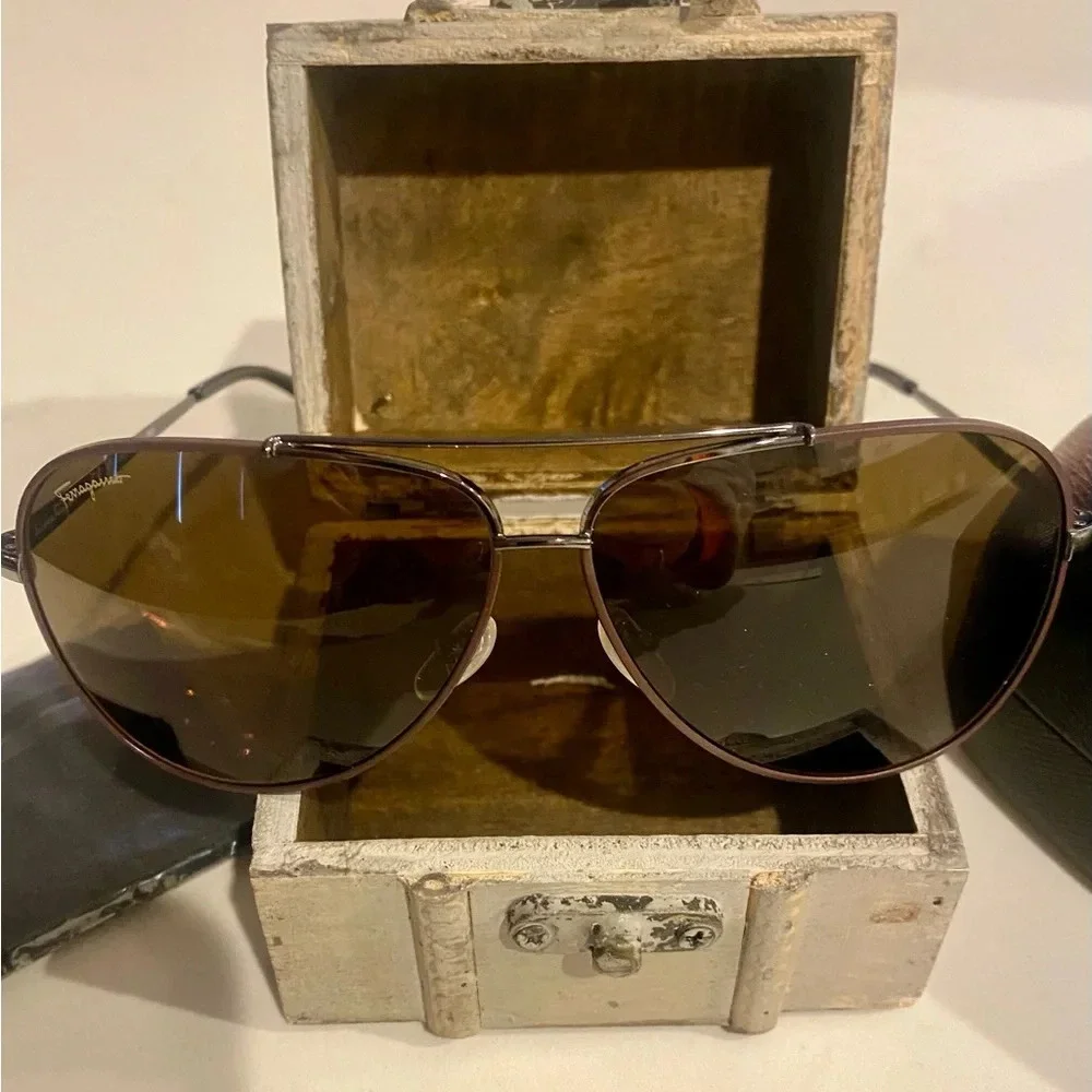 Salvatore Ferragamo Gradient Aviator Sunglasses - Retails $385 NEW AUTHENTIC